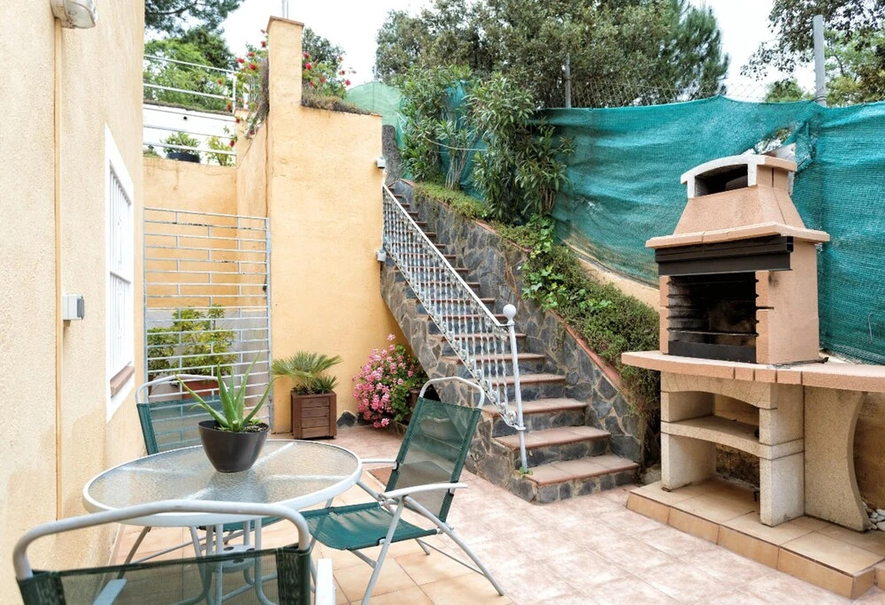 Apartment With 2 Bedrooms in Vidreres, With Wonderful Mountain View, Furnished Terrace and Wifi Near the Beach