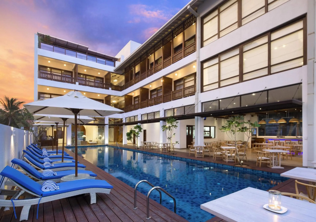 Lucky Elephant Hotel