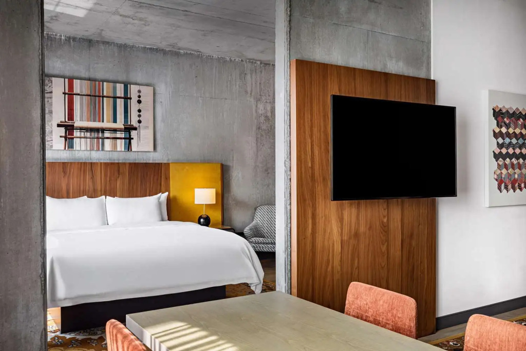The LOOM Hotel, Tapestry Collection by Hilton
