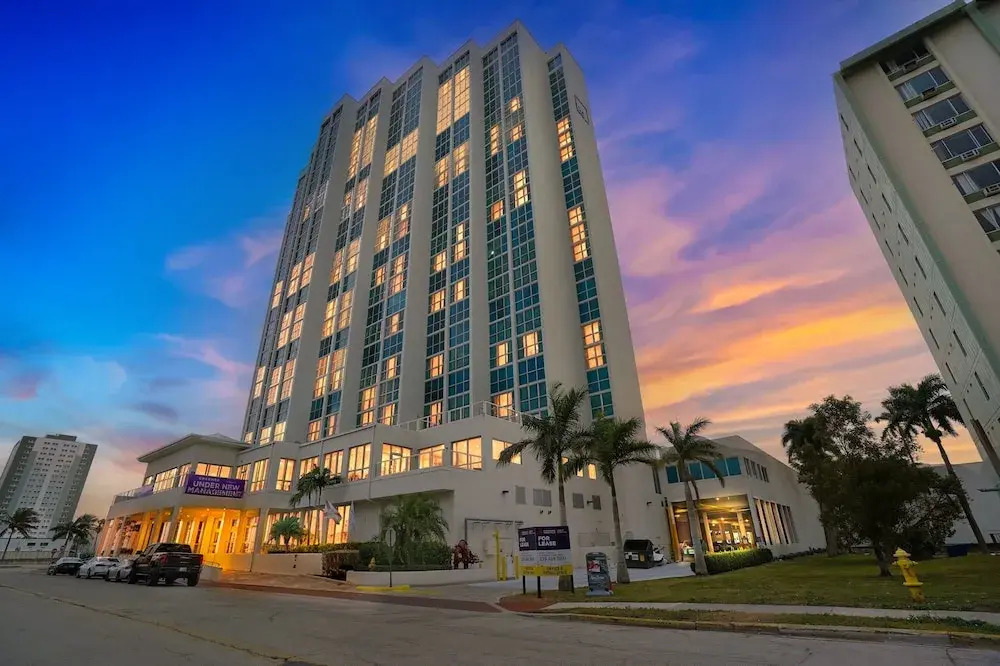 Luxurious Waterfront Condo At Alta Mar 2 Bedroom Condo