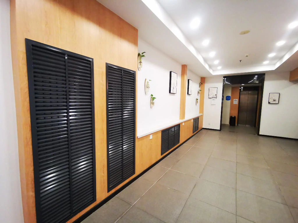 Hanting Hotel Qingdao University Maidao Metro Station