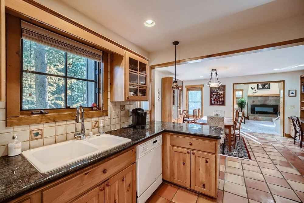 A-116wf 4 Bedroom Home by RedAwning