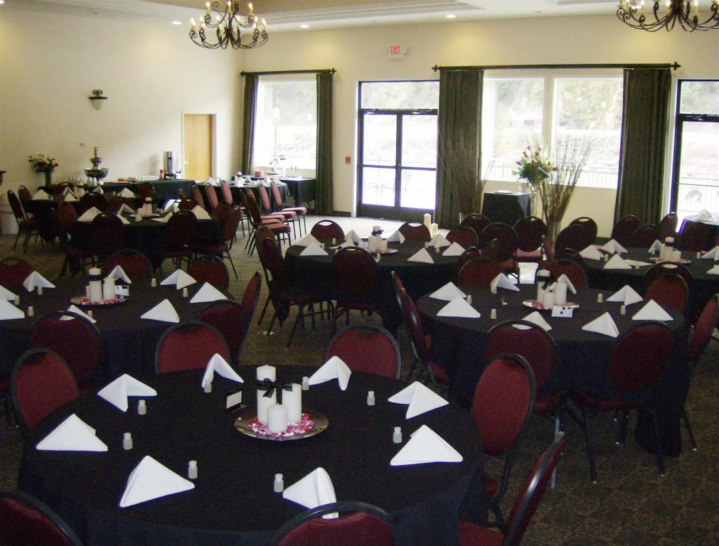 Best Western Lodge at Rivers Edge