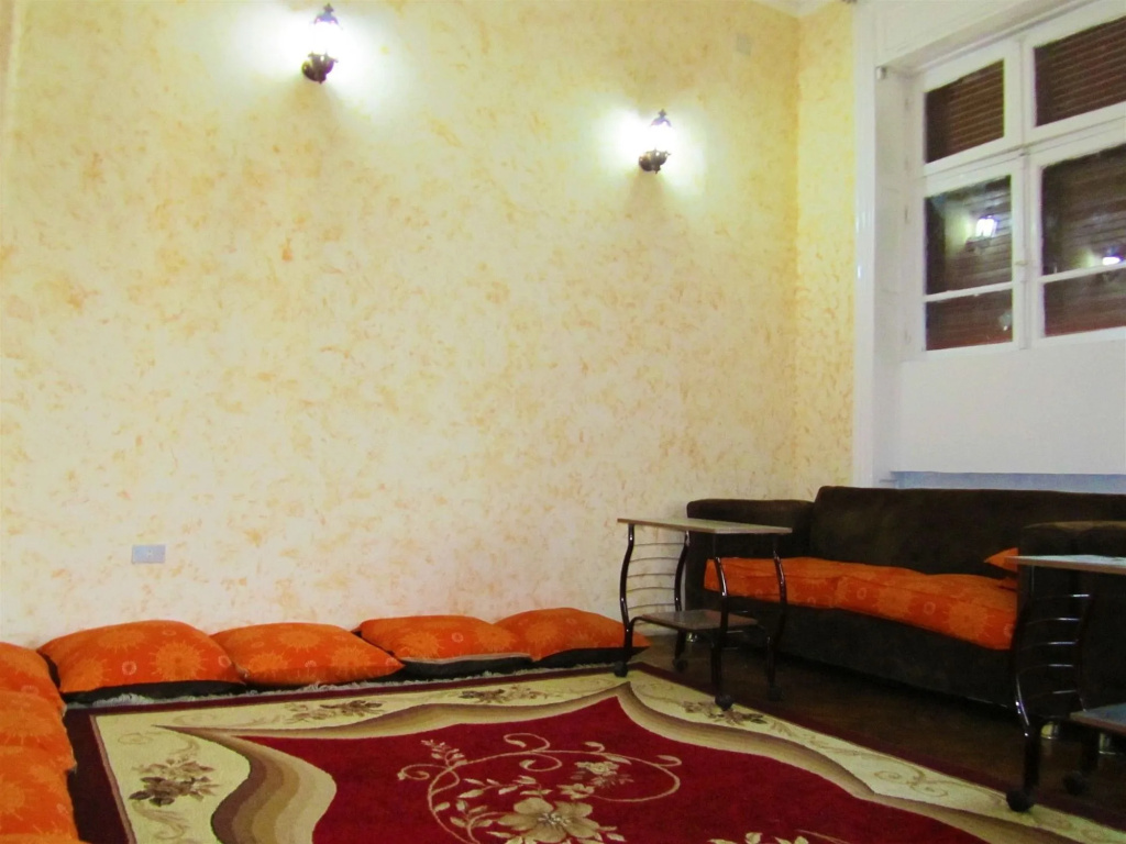Travelers House Hostel