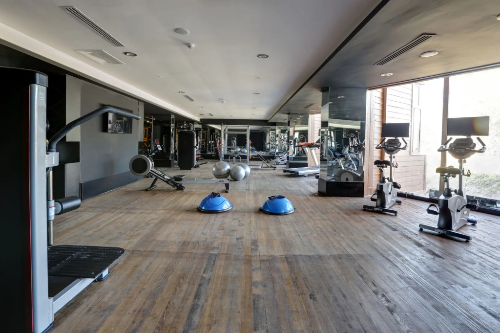 Qlusive Hotel