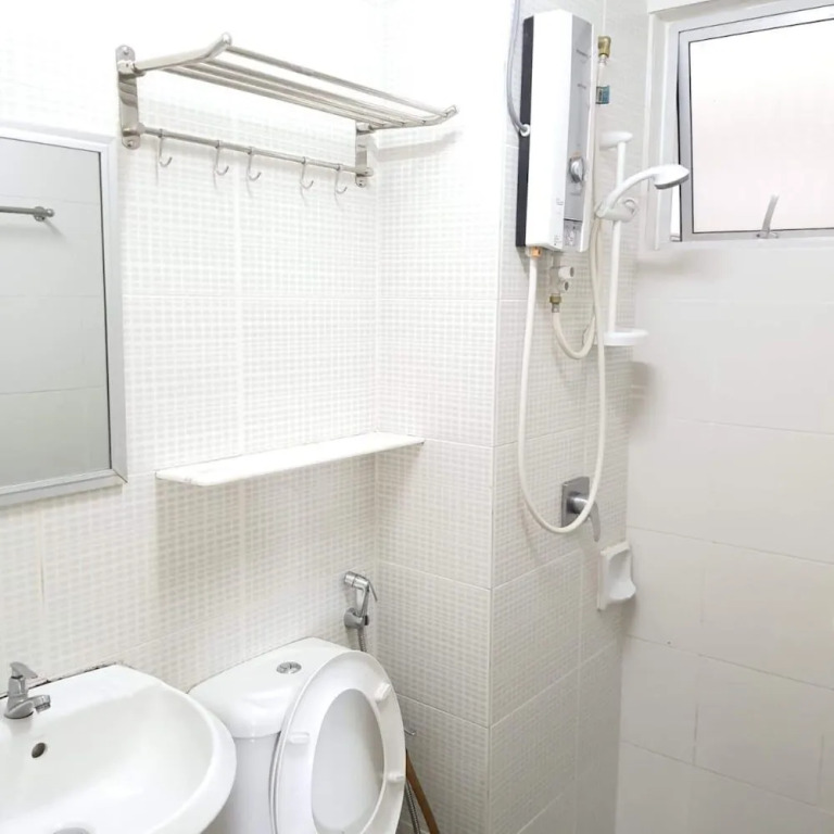 OYO Home 90355 Camlodge Makmur 2