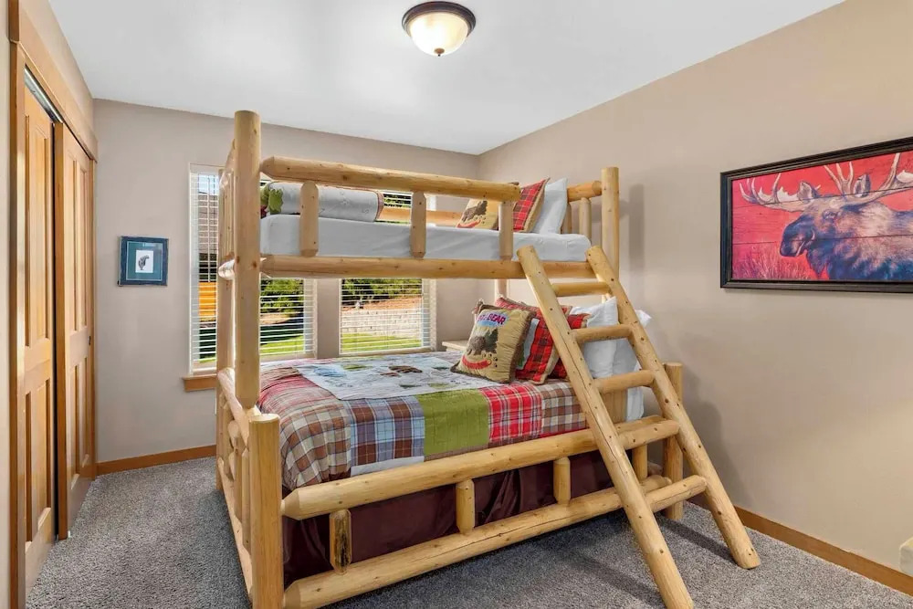Dog-Friendly Ronald Vacation Rental Cabin