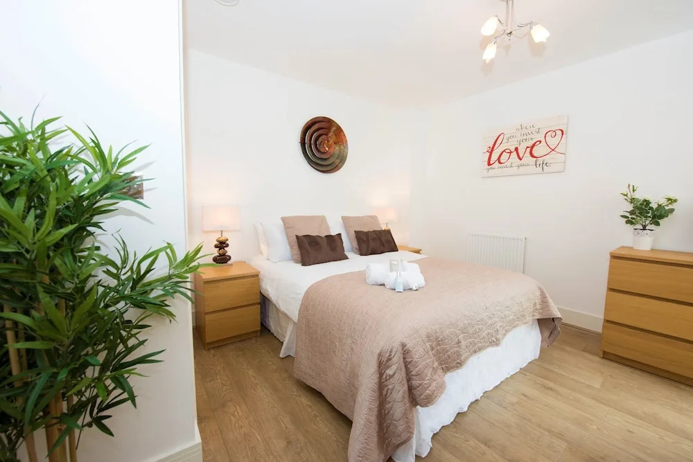Charles Court Serviced Apartments