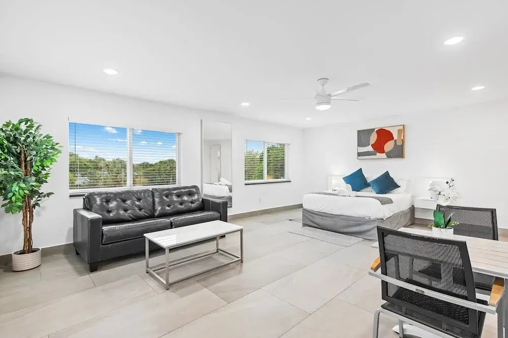 Unique Retreat - Unit C: Charming 2nd-floor Escape
