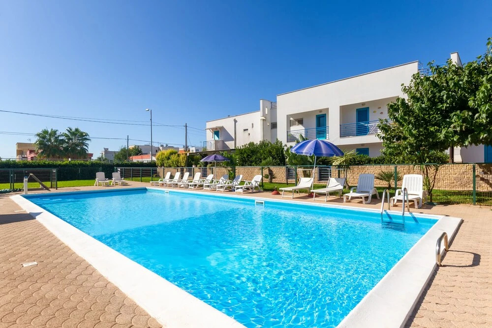 Luxury Holiday Home With Swimming Pool in Torre Lapillo No4684