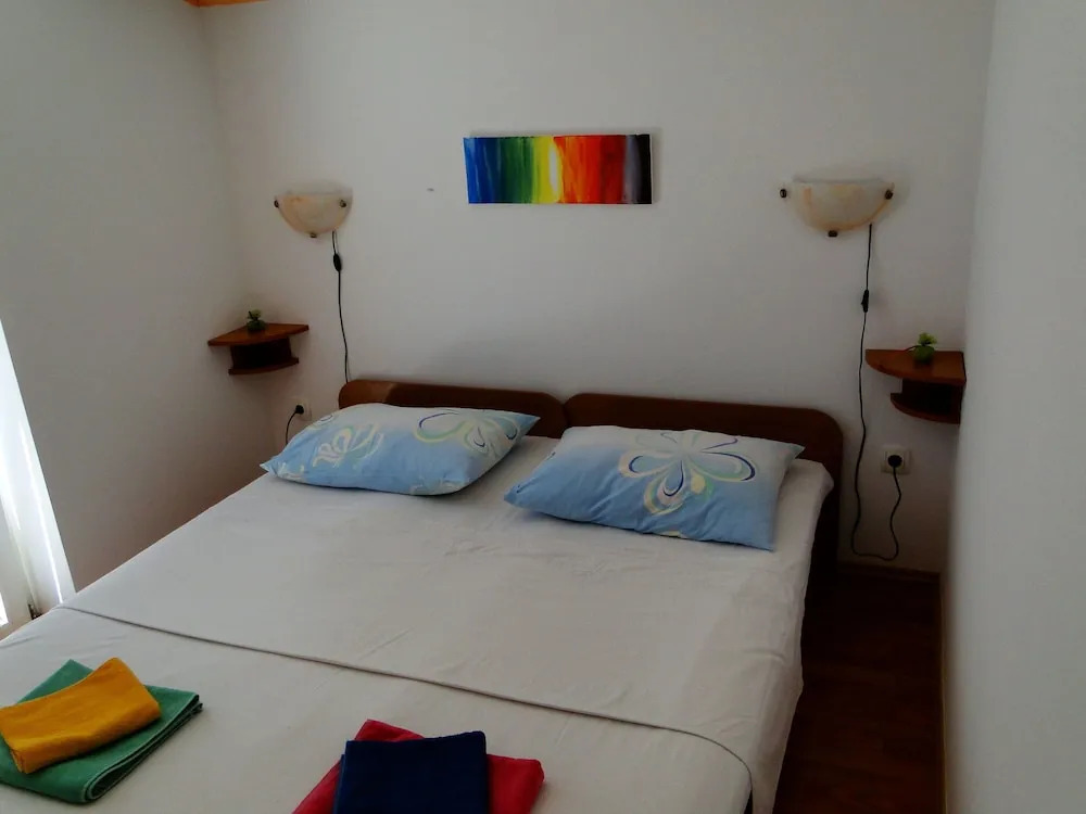 Apartments and Room Vikeli