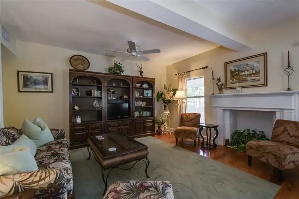 Anchor Inn - Unit 3 2 Bedroom Apts