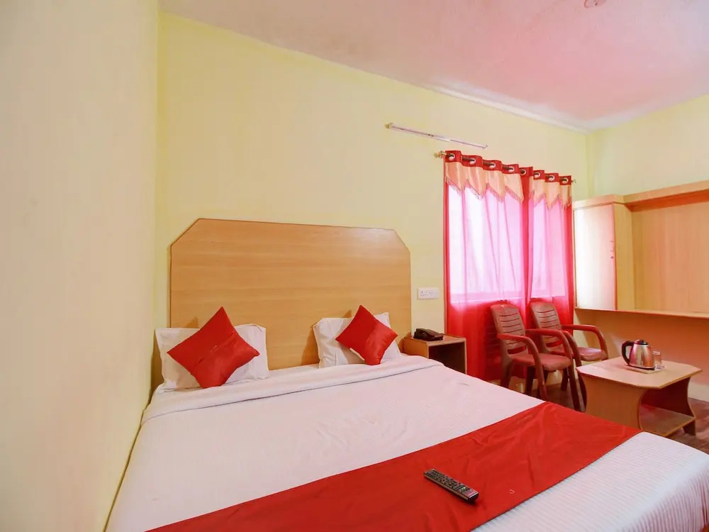 Oyo 11719 Hotel Sierra