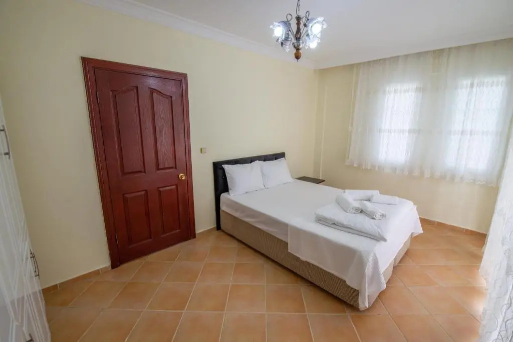 Sahile Yakın Havuzlu Villa 6+2 kişilik