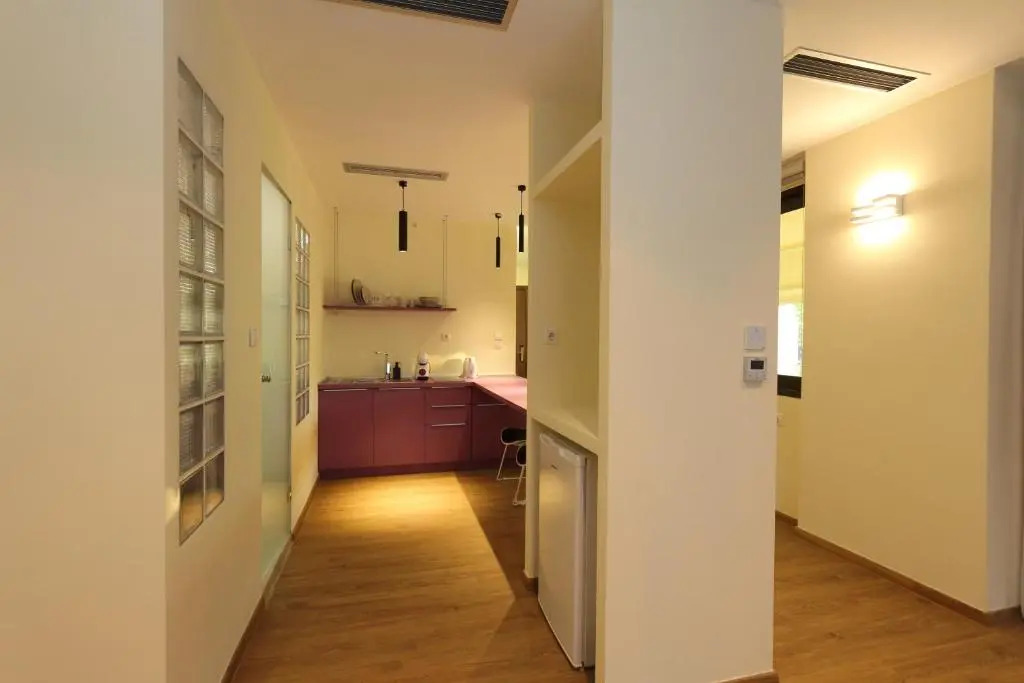 SUITES@SYNGROU-FIX