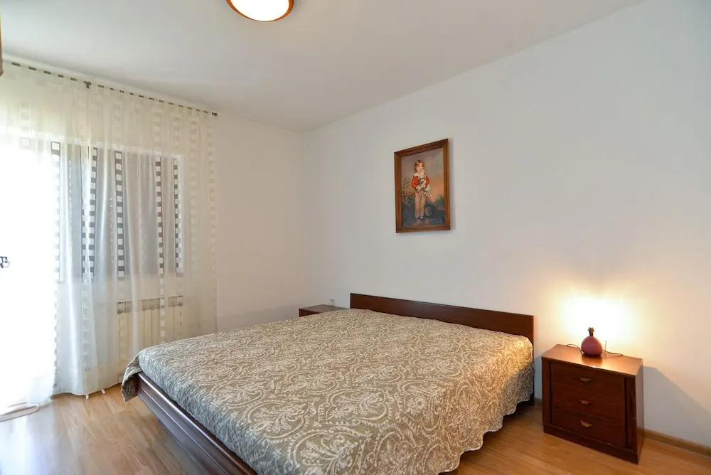 Apartment 1899