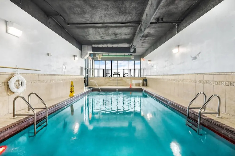 Phoenix III 3031 Beachfront End-unit
