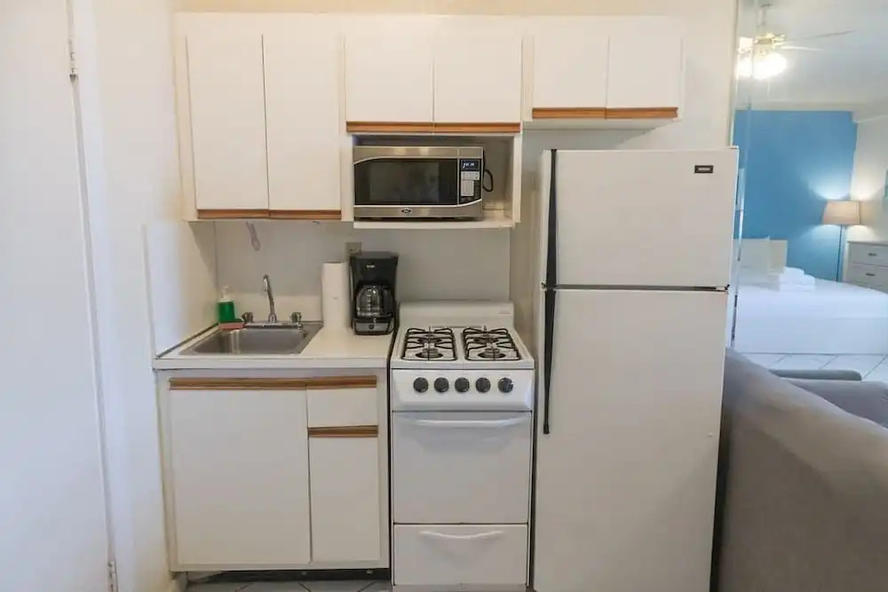 778 Studio Apartment Hollywood