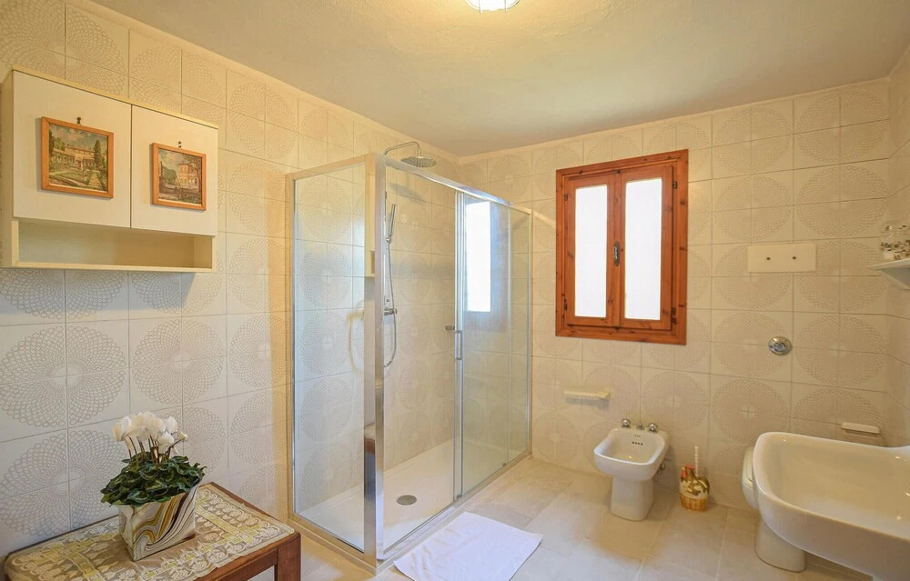 Amazing Home in Boara Pisani With 6 Bedrooms, Wifi and Outdoor Swimming Pool