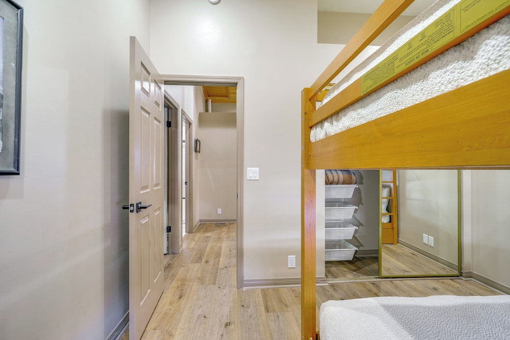 Walk to Cabriolet Lift! 3,600-sq-ft Family Home