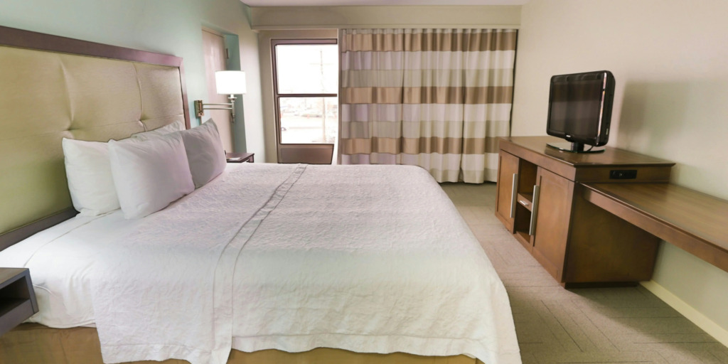 Hampton Inn & Suites Nashville-Airport