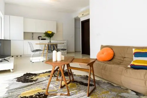 FeelHome - Ben Yehuda / Gordon Beach