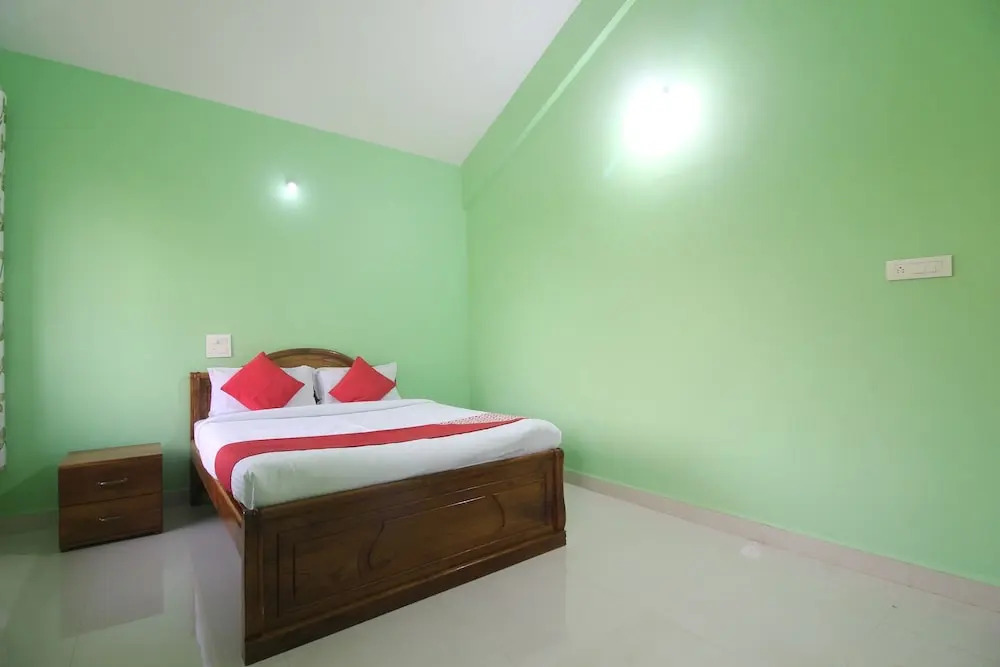 Chrisander's Resort by OYO Rooms