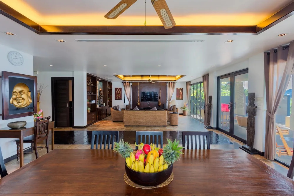 Spectacular Seaview Pool Villa Kalim 6