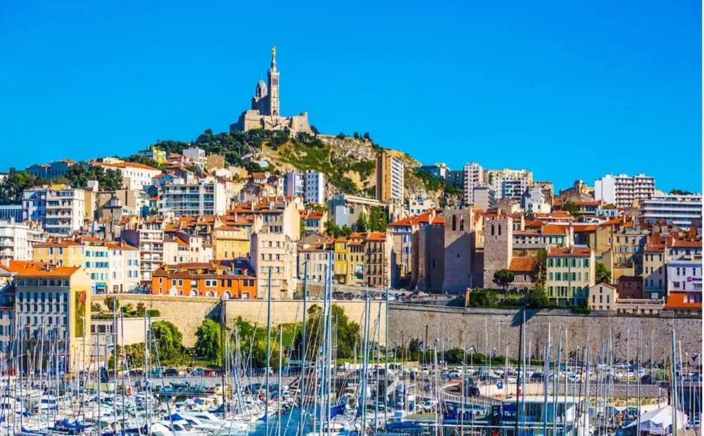 House With 2 Bedrooms in Marseille, With Pool Access, Terrace and Wifi