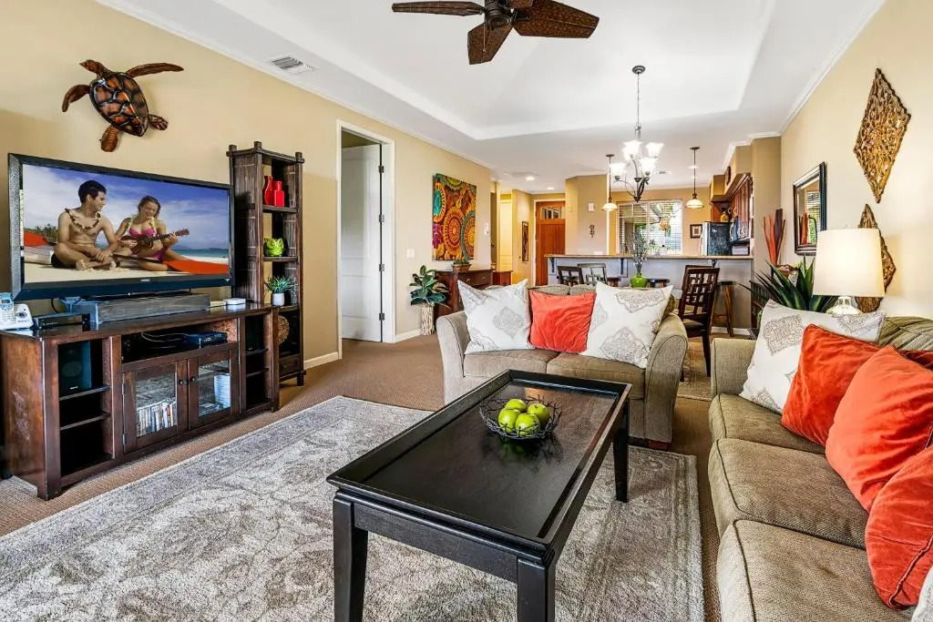 Waikoloa Beach S E33 2 Bedroom Condo by RedAwning