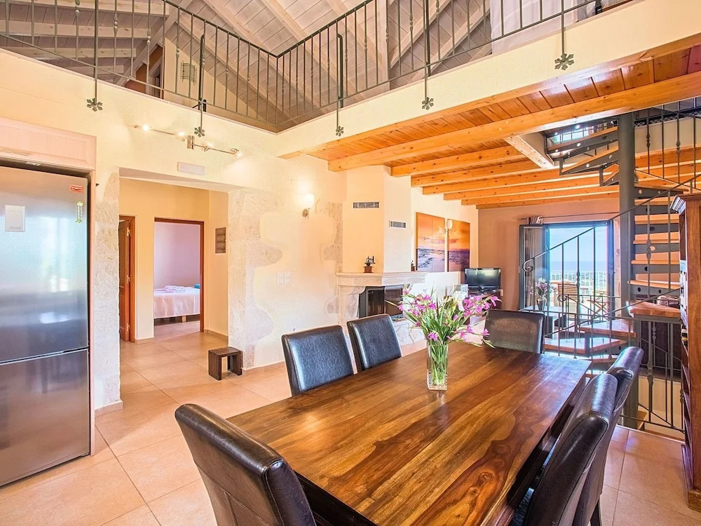 Nice Holiday Home with Heated Swimming Pool & Sea View near Kavros