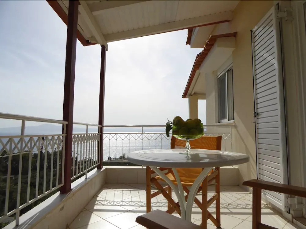 Stylish Flat/ Romantic Sunsets, 300m To The Beach