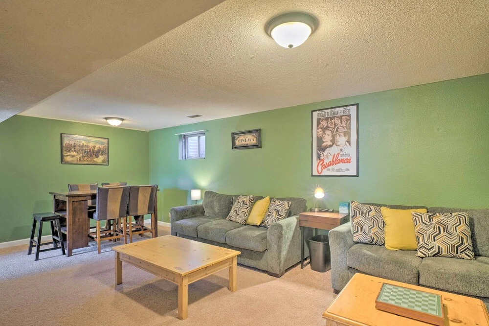 Lovely Colorado Springs Home: Mtn Views & Hot Tub!