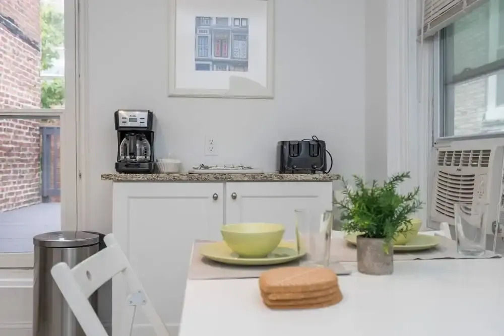 City Center!!! - Gorgeous Apartment With Deck