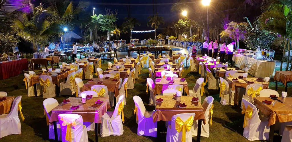 Sun & Sands Beach Hotel