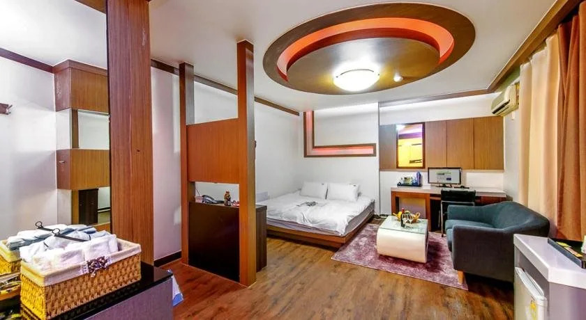 MK Hotel