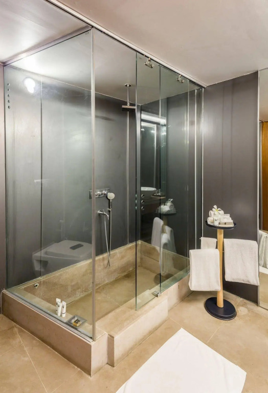 Mana Hotels