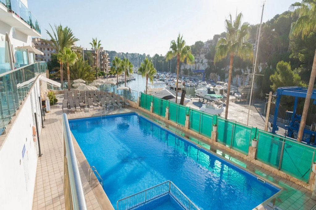 Porto Drach Aparthotel & Suites