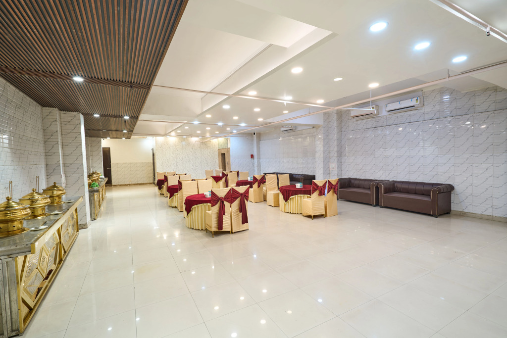 Itsy Hotels Golden Vista Near Noida City Centre