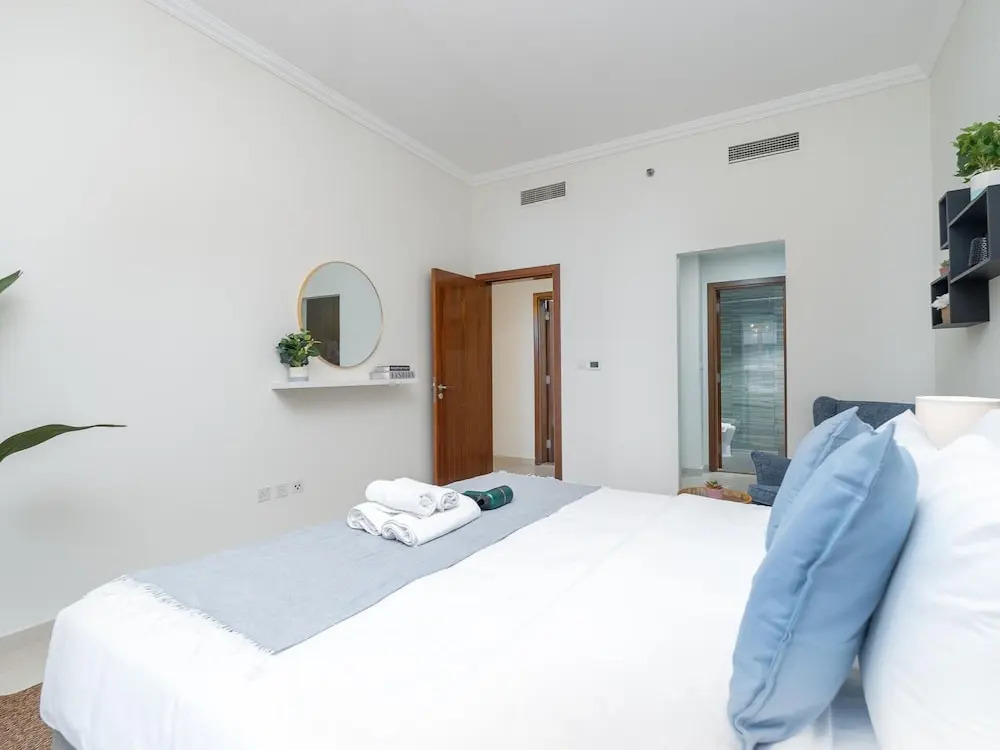 2bed Chic Apt Burj Khalifa Gym/pool by Belvilla