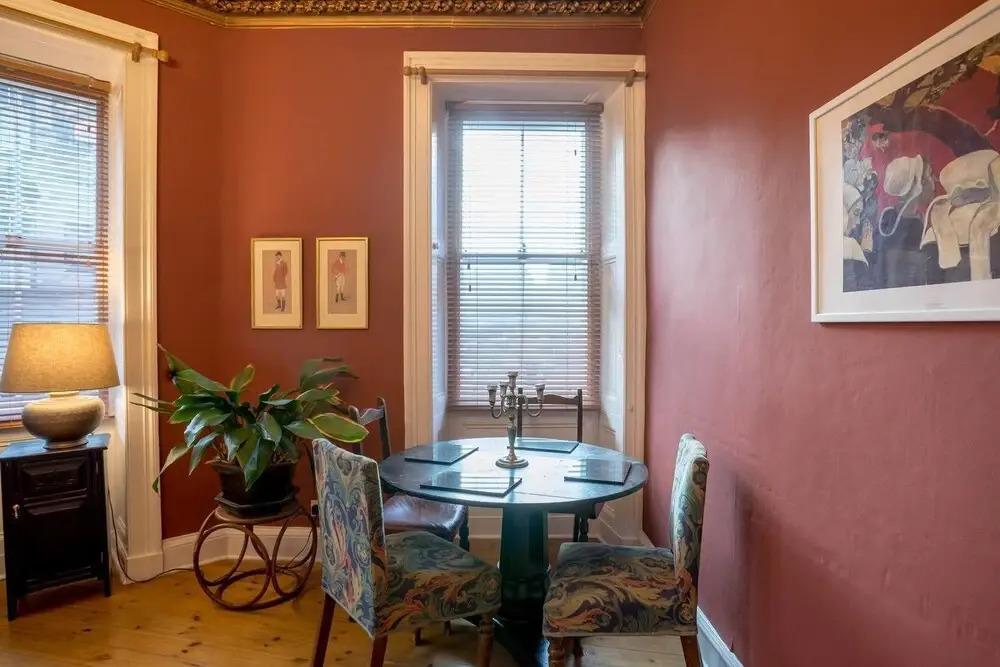 Charming City Apartment on Royal Mile