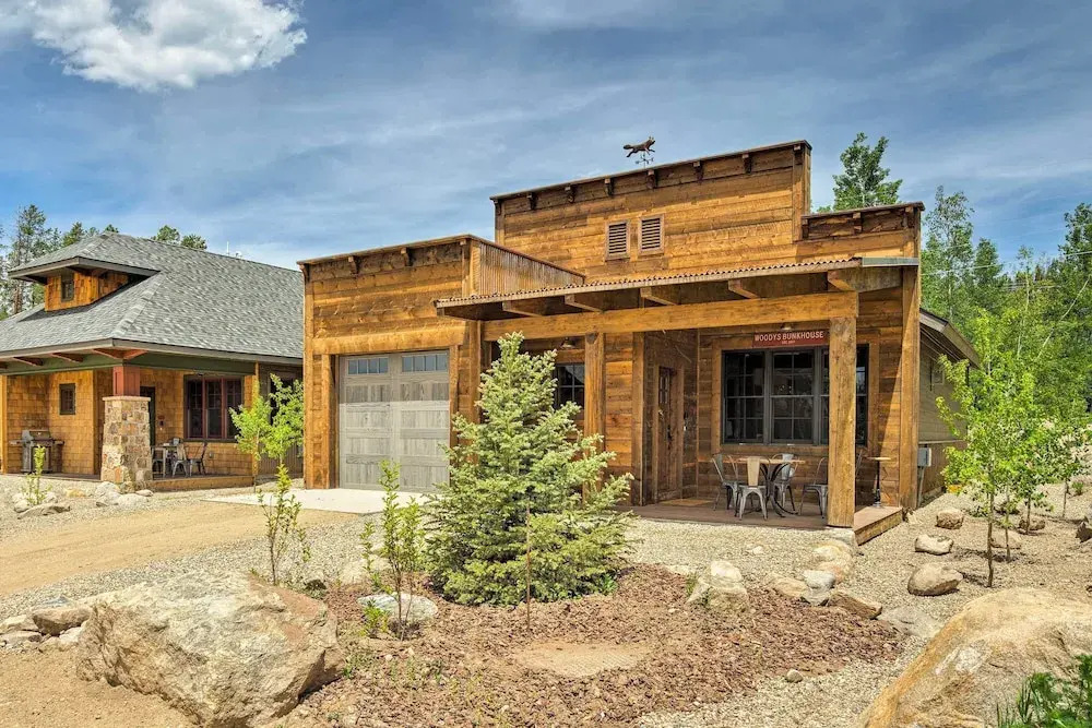 2 Blocks To Grand Lake: Downtown Western Cabin!