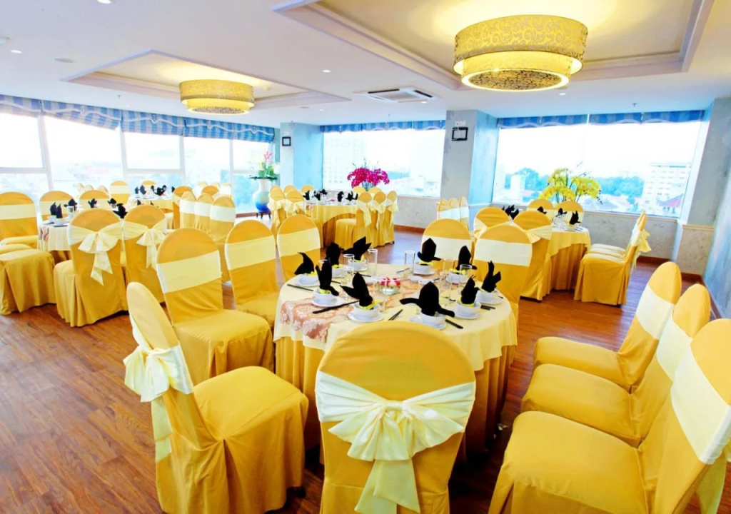 Golden Crown Hotel