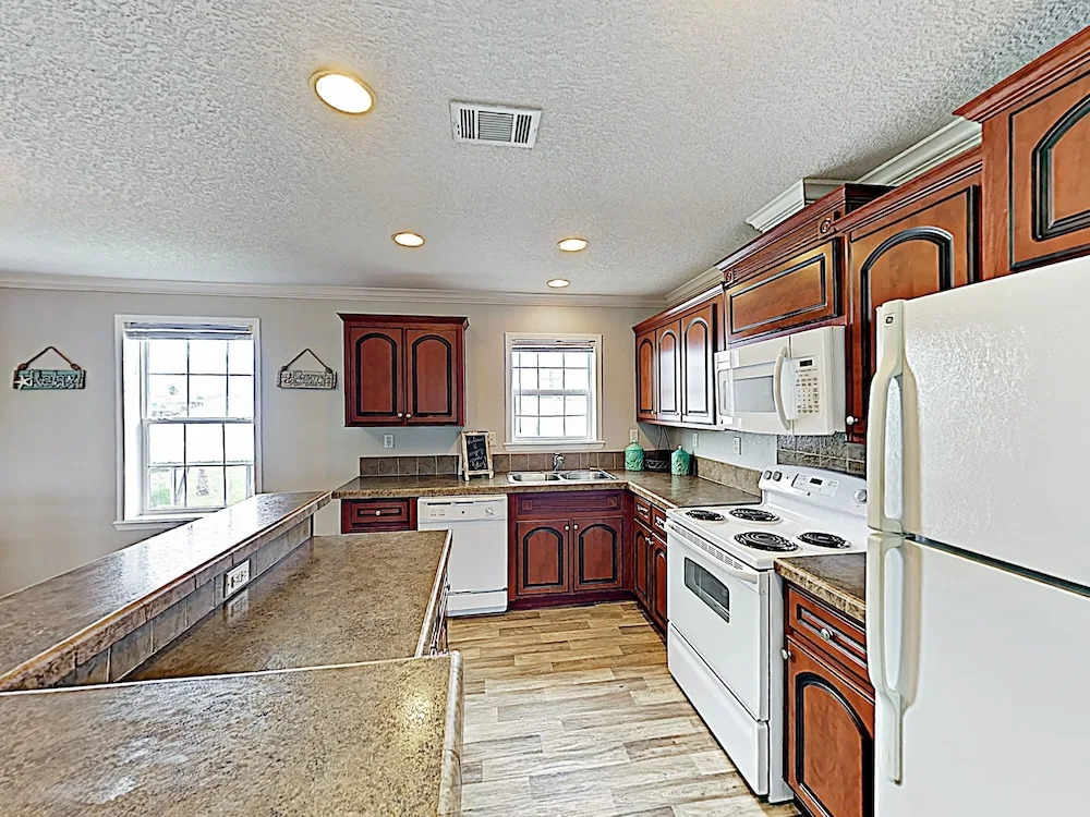 New Listing! Beachside - Walk To Waves 3 Bedroom Home