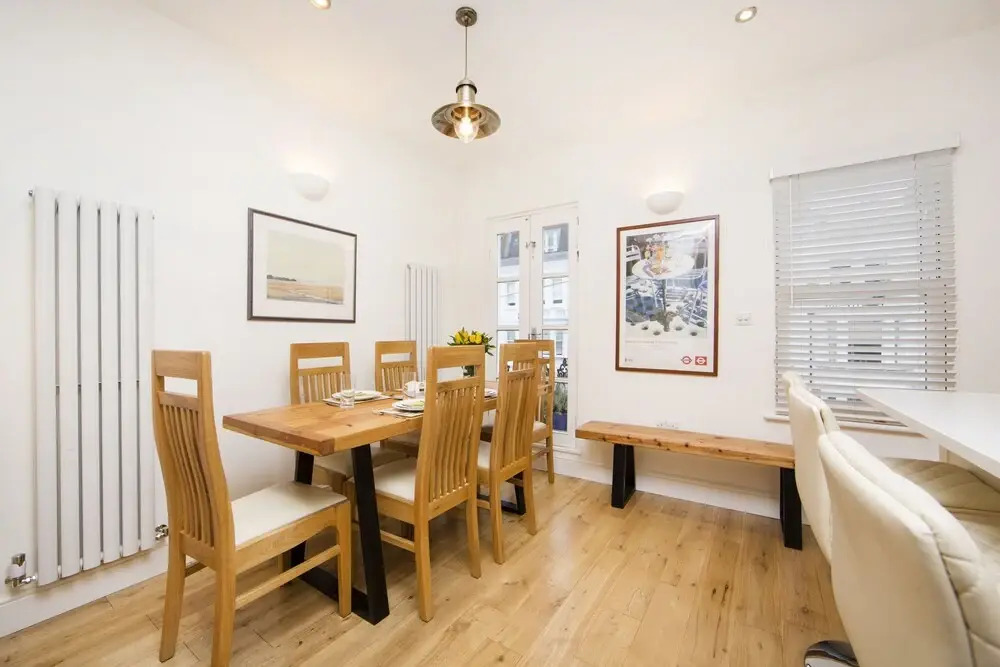 Popular and Charismatic Apartment a Short Walk to The Thames