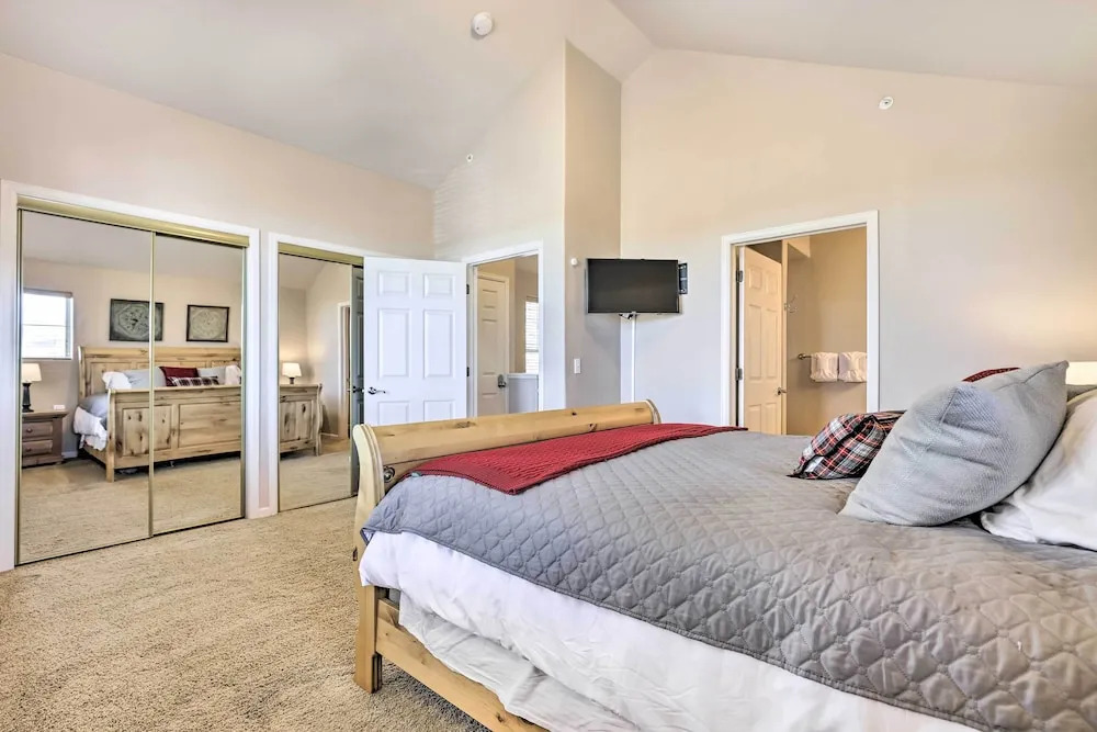 Spacious Fraser Condo ~ 6 Mi to Winter Park!