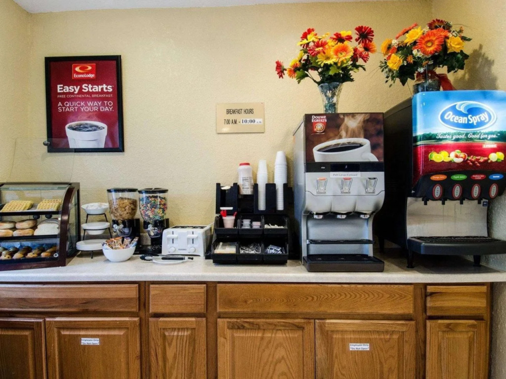 Econo Lodge West Yarmouth-Hyannis Cape Cod