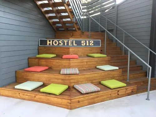 Hostel 512