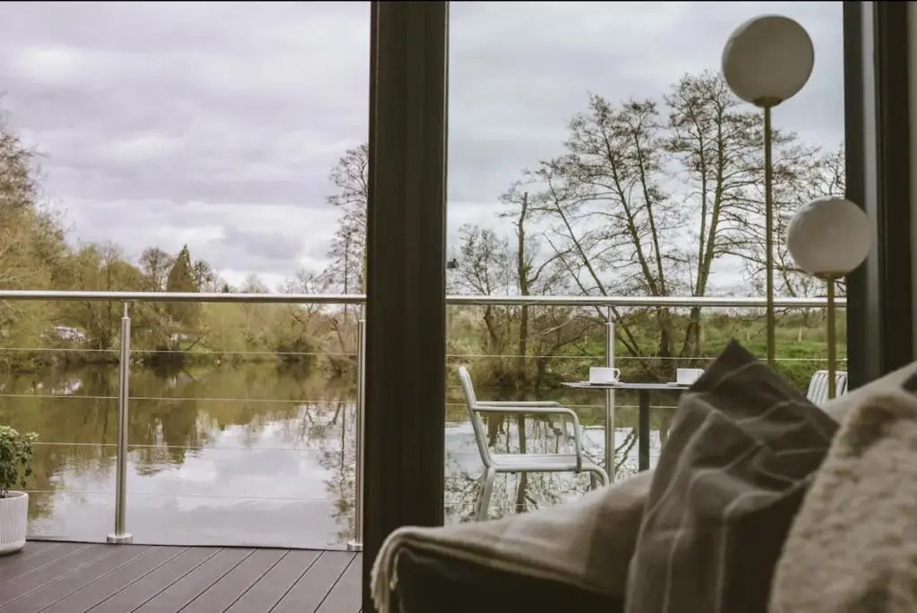 Water Cabin - 10 Mins from Bath (New listing)