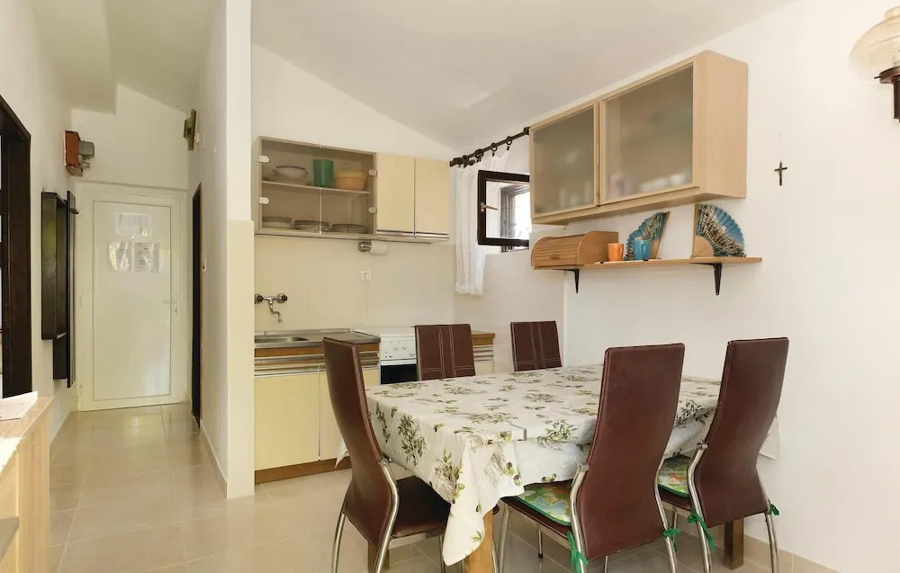Awesome Home in Jadrija With Wifi and 2 Bedrooms